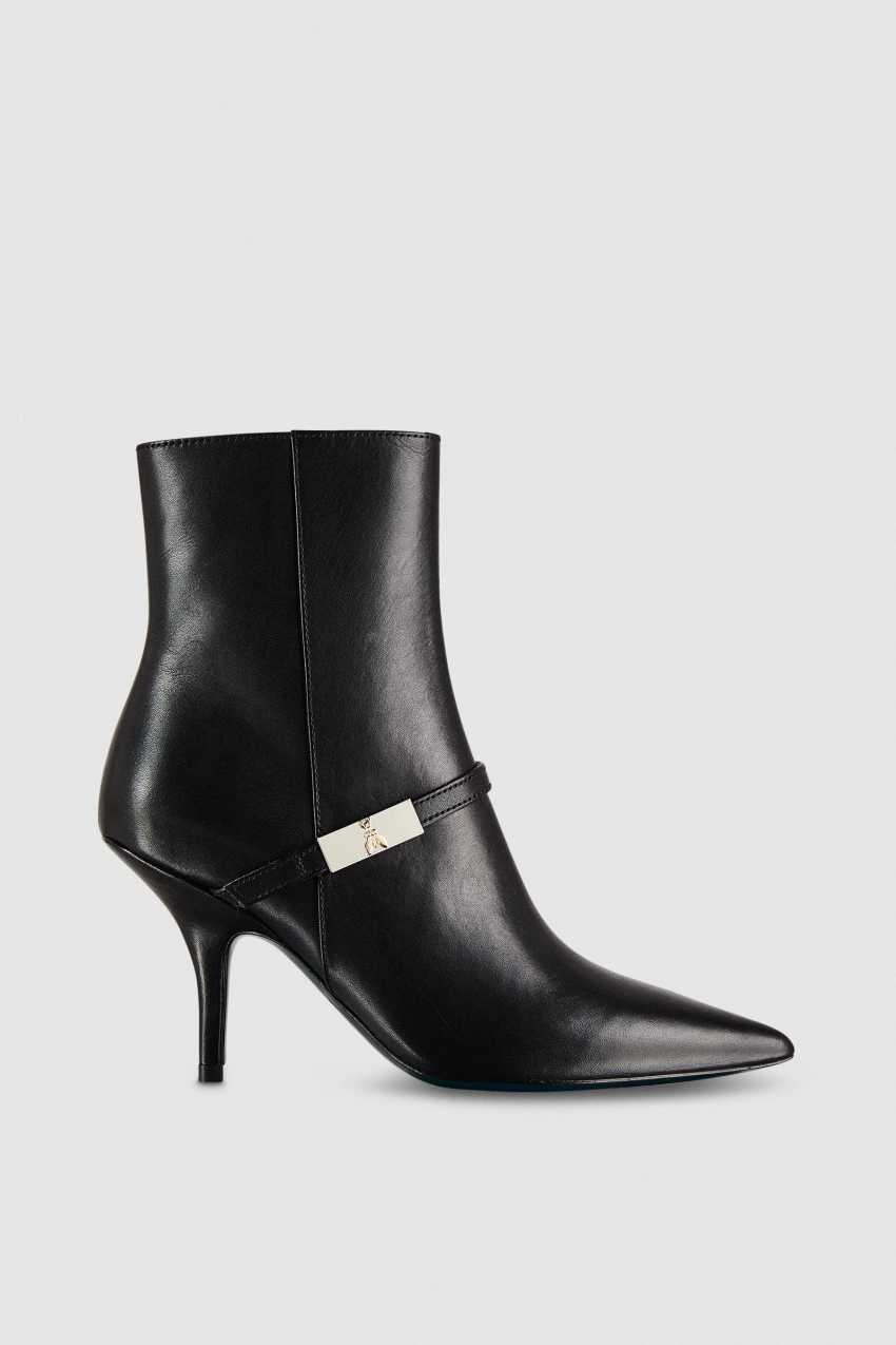 ANKLE BOOTS