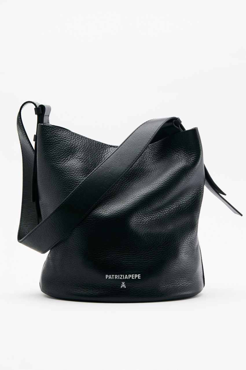Borsa a secchiello Never Complete in pelle martellata