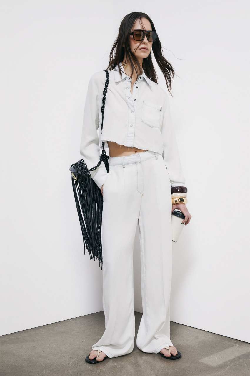 Jeansy wide leg z lekkiego denimu