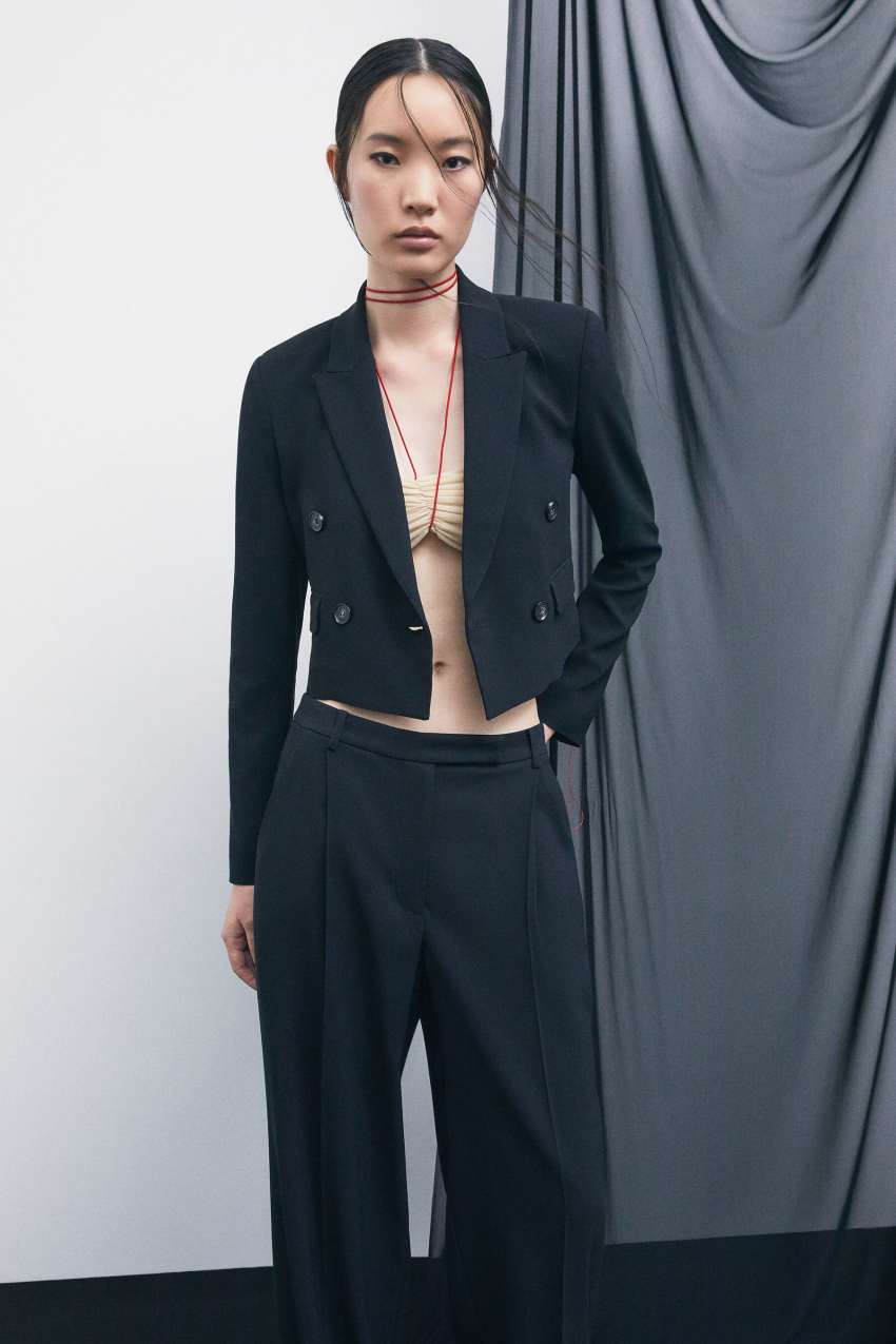 Dwurzędowy krótki blazer „My SKIN Tailoring” z krepy