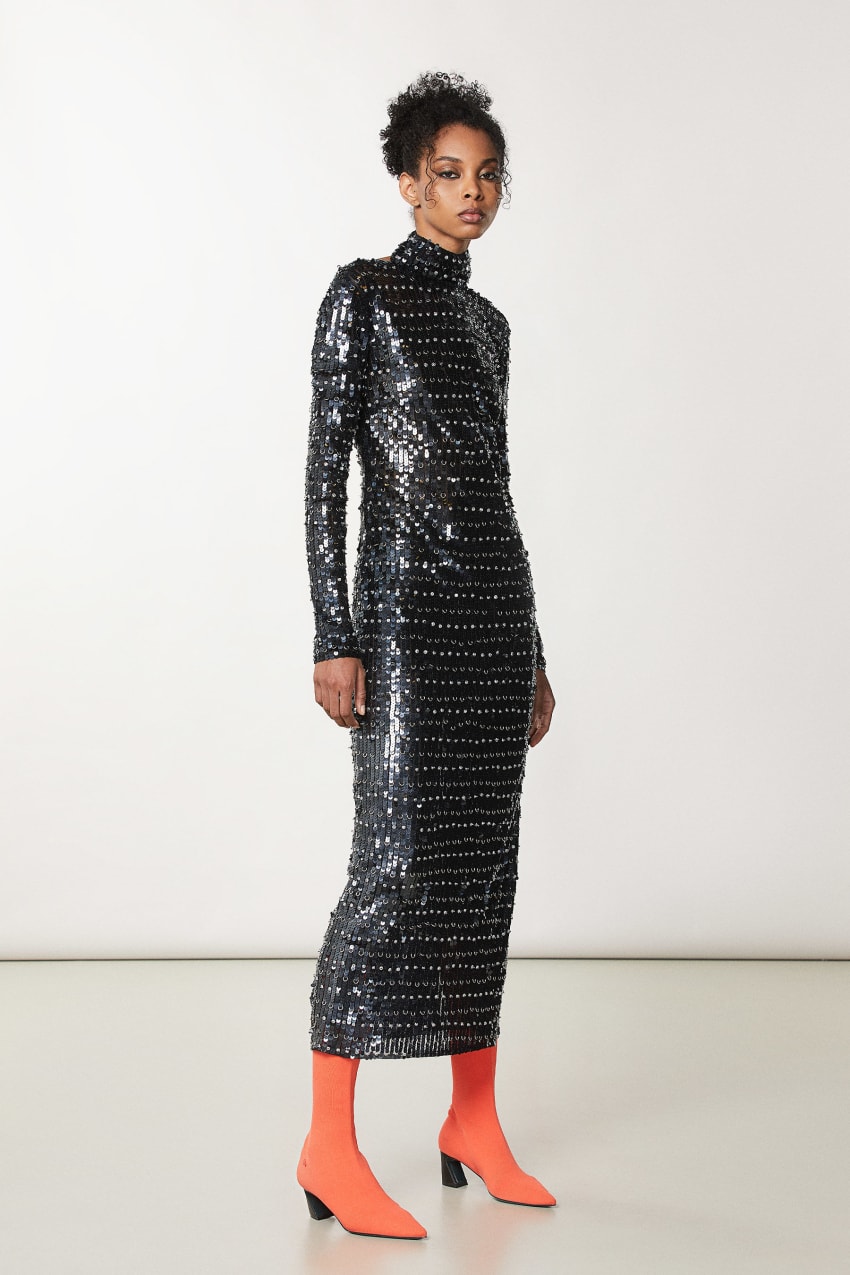 Abito paillettes con schiena scoperta