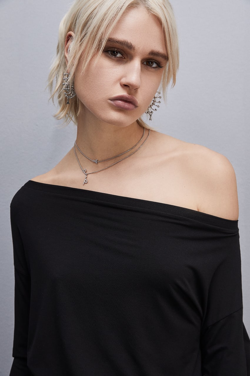 Maglia con spalla scesa ESSENTIAL Nera Patrizia Pepe