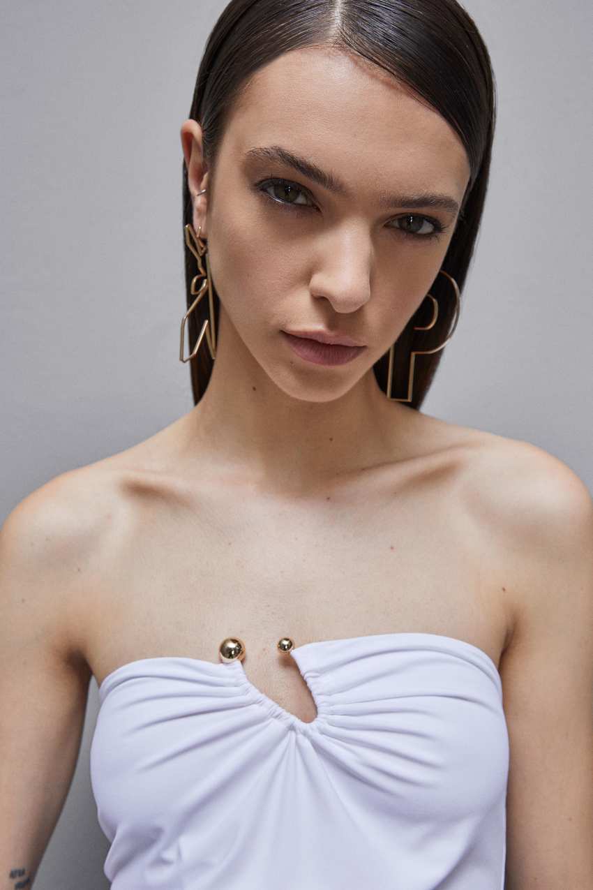 ESSENTIAL bandeau top with decollete neckline