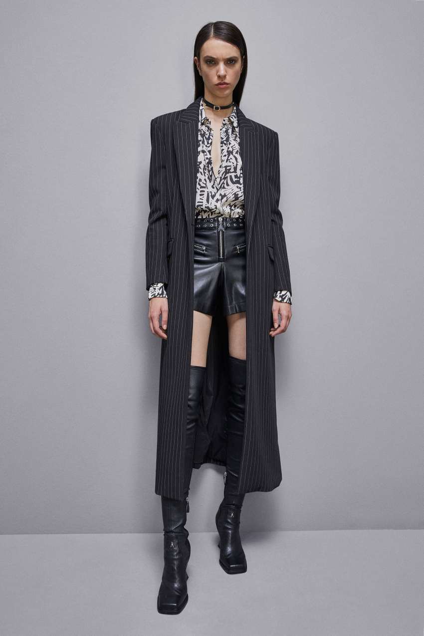 Short a vita bassa con zip in ecopelle