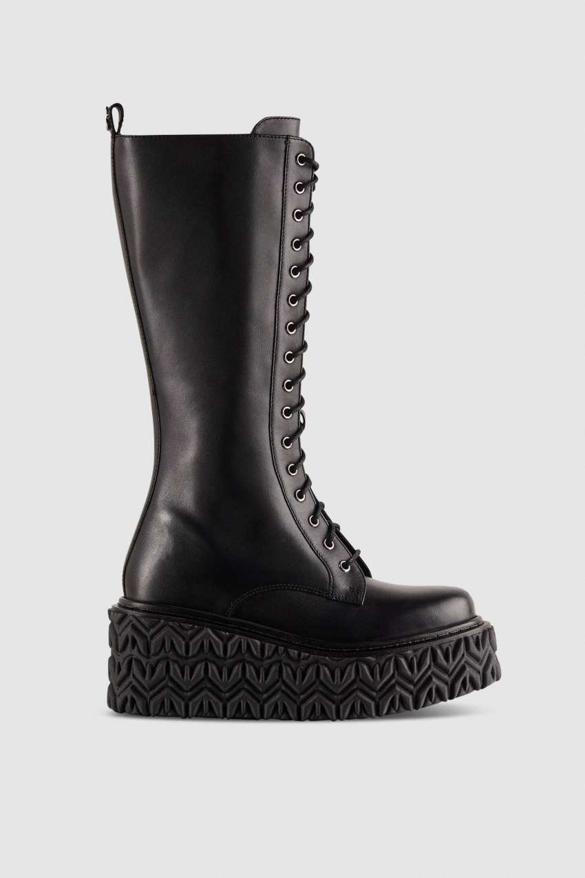Trendy leather boots hot sale
