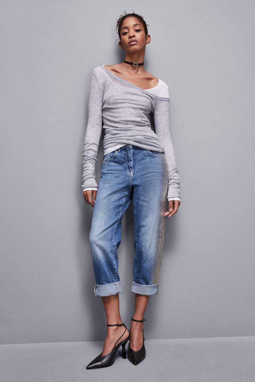 Blue low waisted boyfriend jeans