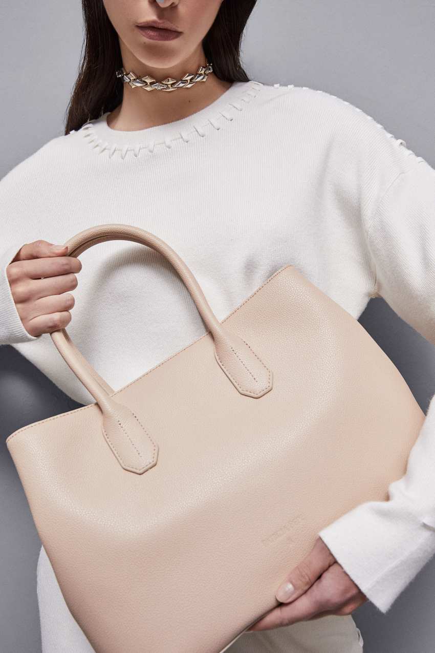 Fly leather shopping bag with shoulder strap