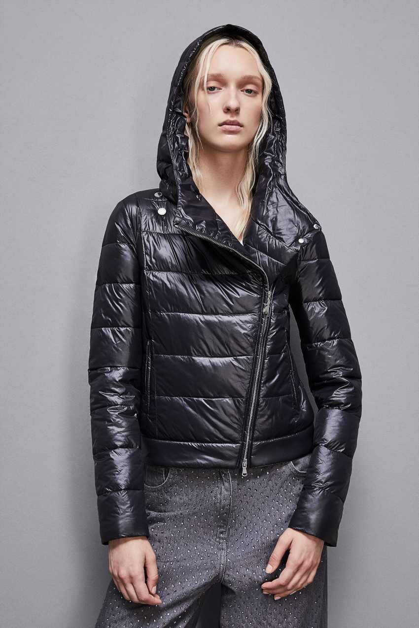Nylon down proof hooded down jacket