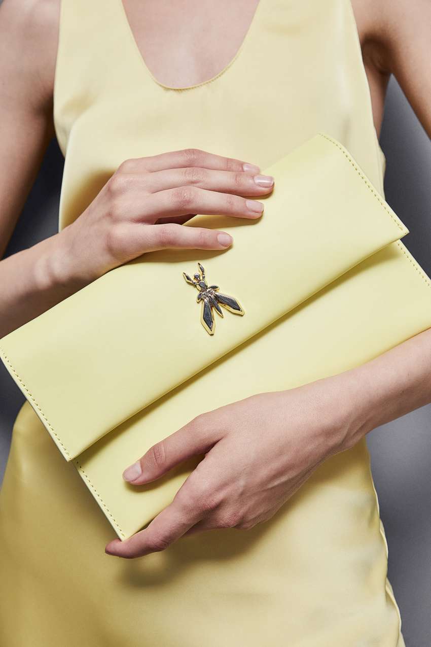 Fly leather clutch bag with chain