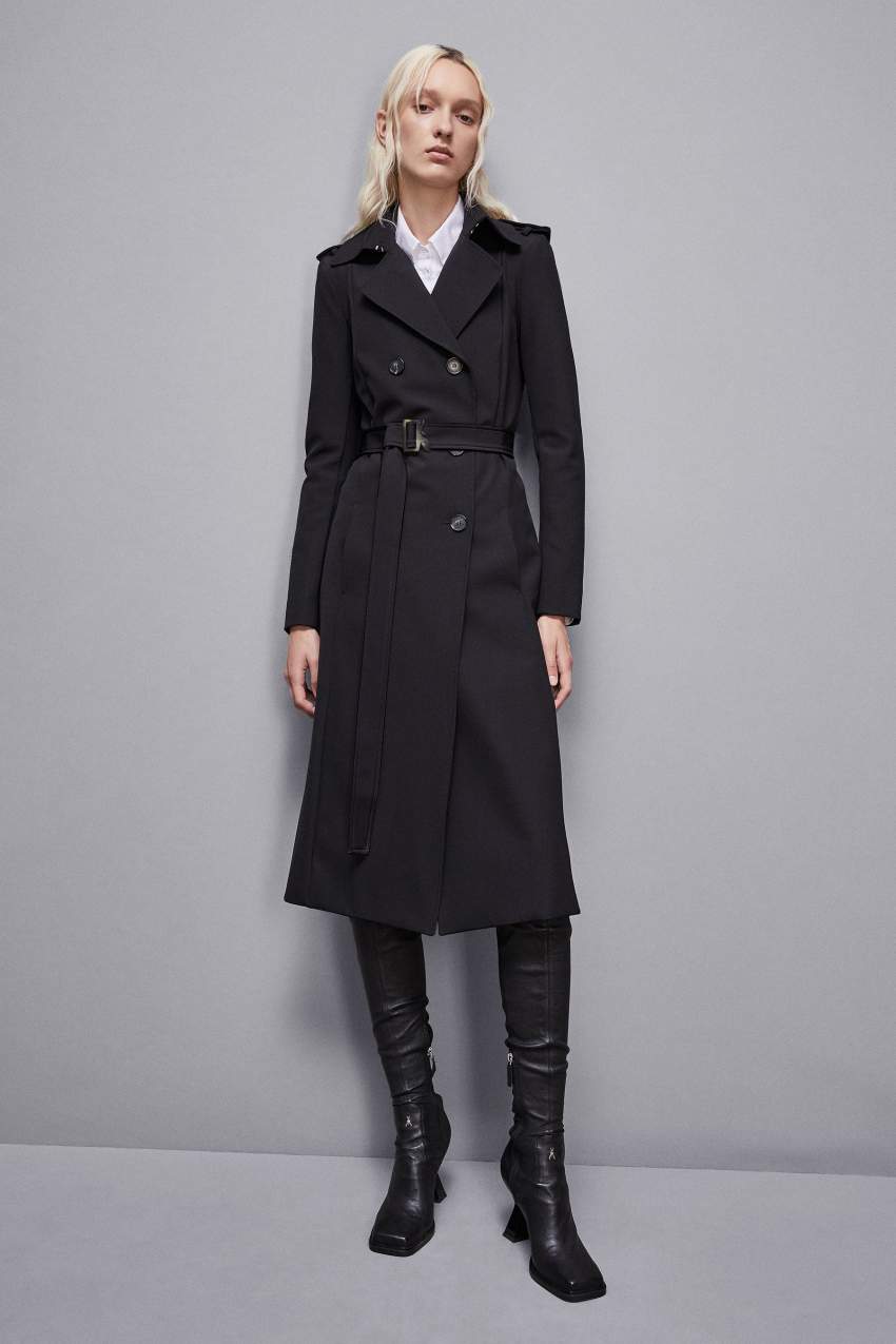 Trench coat with buckle made of bielastic nylon