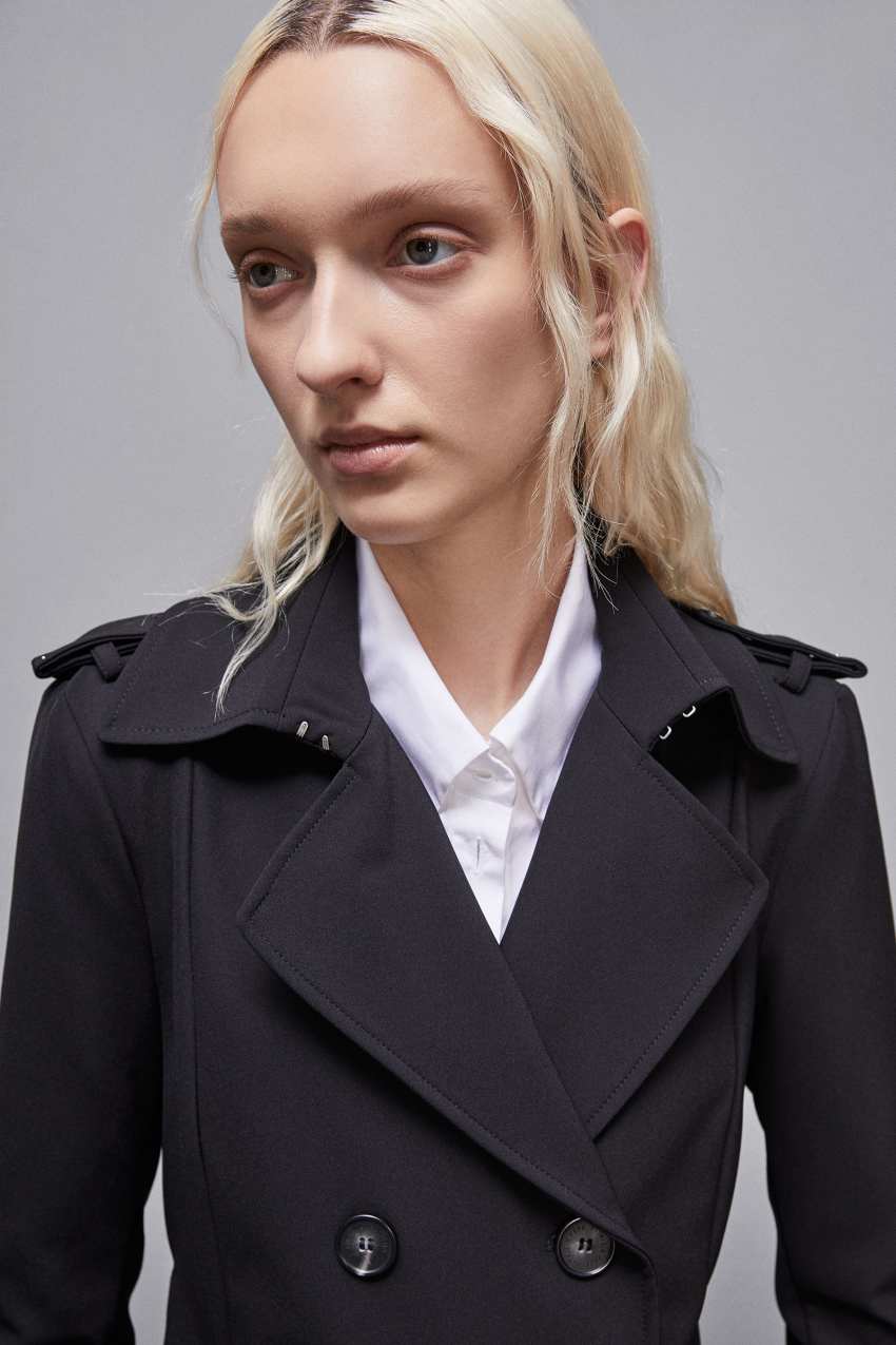 Trench coat with buckle made of bielastic nylon