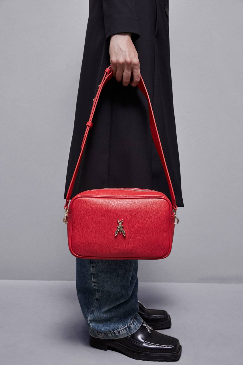 Fly Camera leather bag with chain