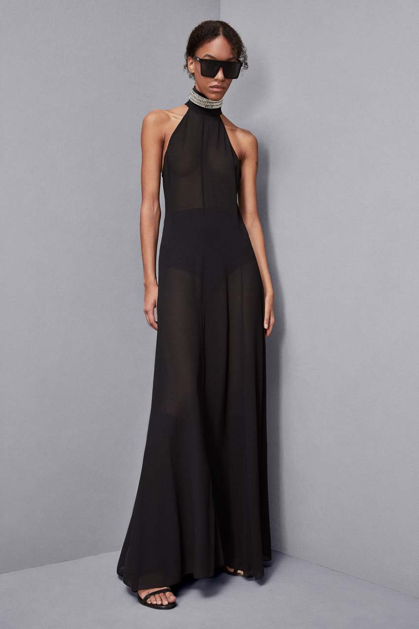Vestido largo con cuello alto 2025
