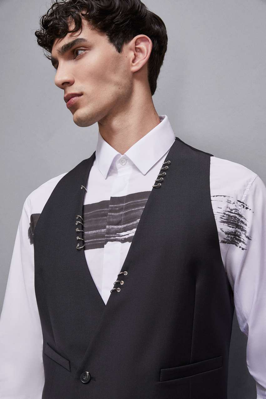 Asymmetrical vest with piercing | Black | Patrizia Pepe