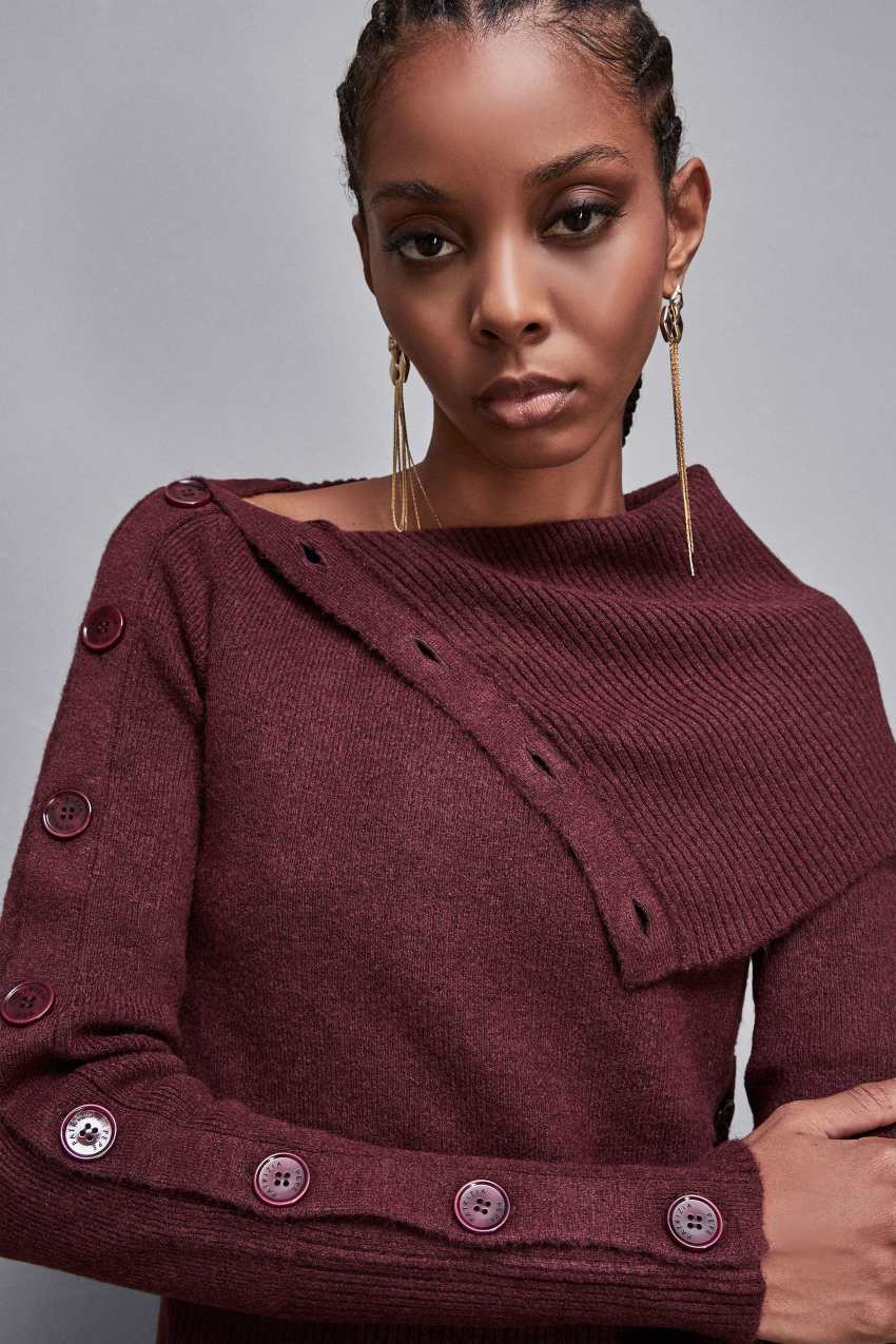 Soft sweater with buttons
