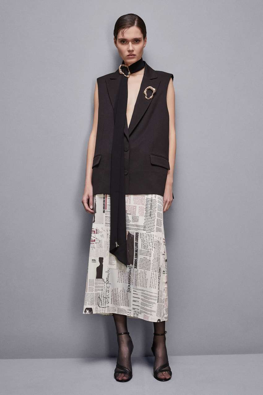 Two-button vest