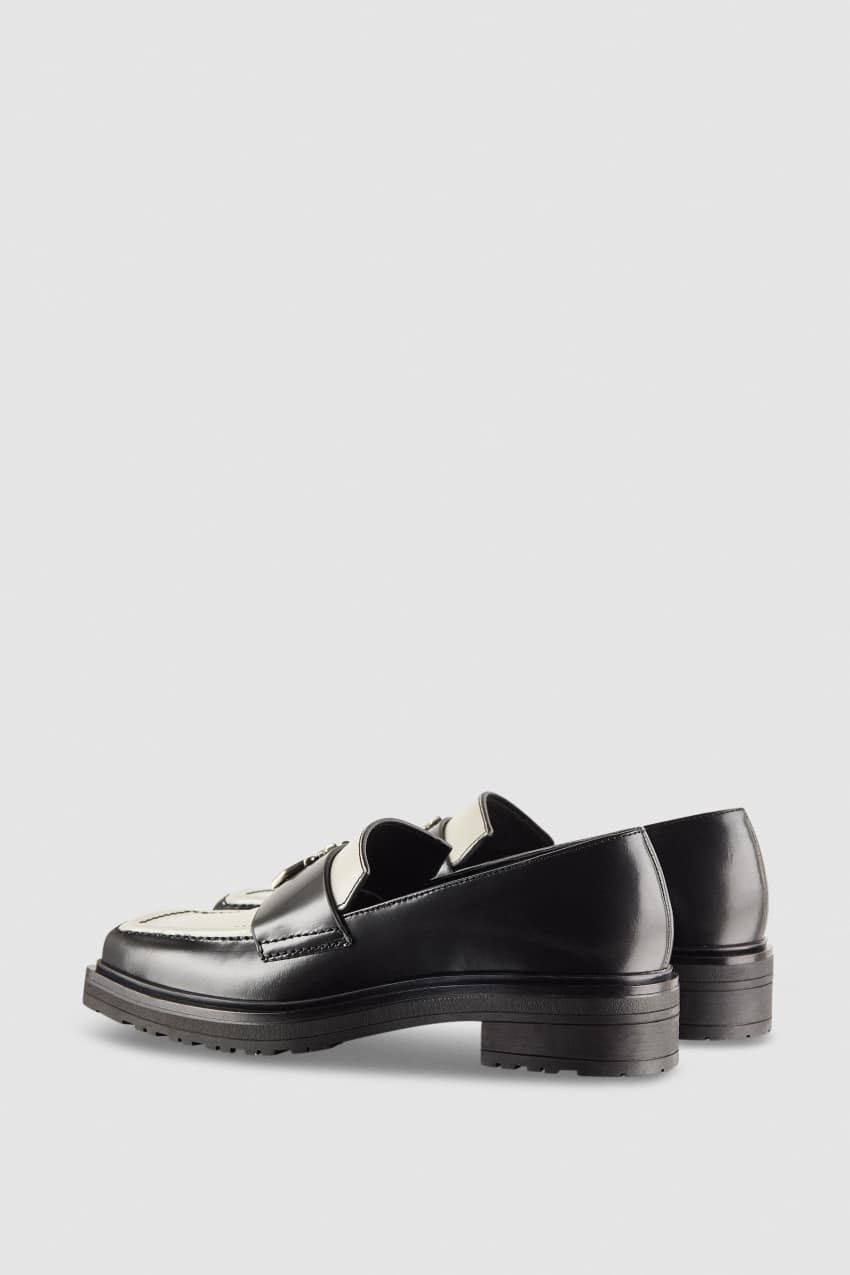 7280618 Patterned leather loafers | White | Patrizia Pepe