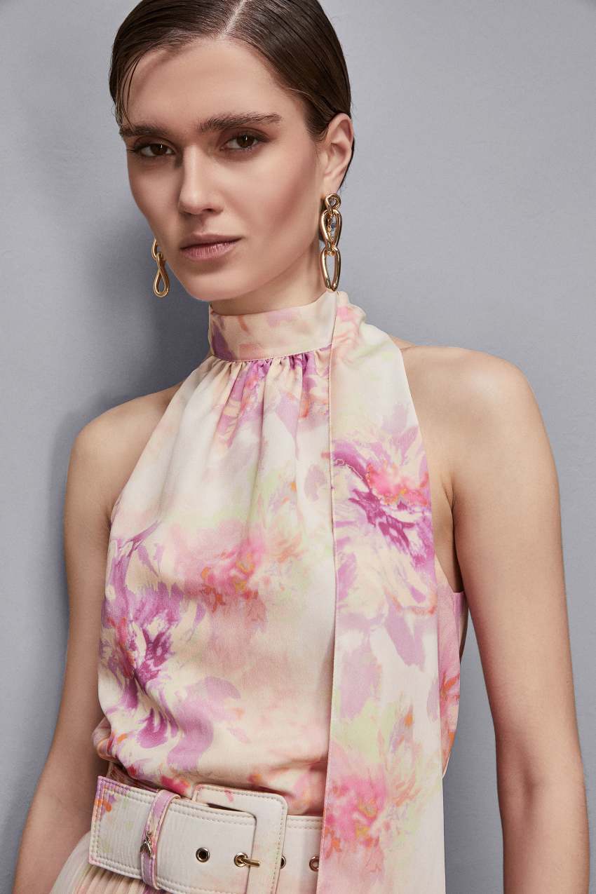 カシニョール 、【MAUVE BLOUSE WITH JABOTS】、日本未発売 Cutwork Beaded Georgette Tie Neck Woven Blouse With Drama