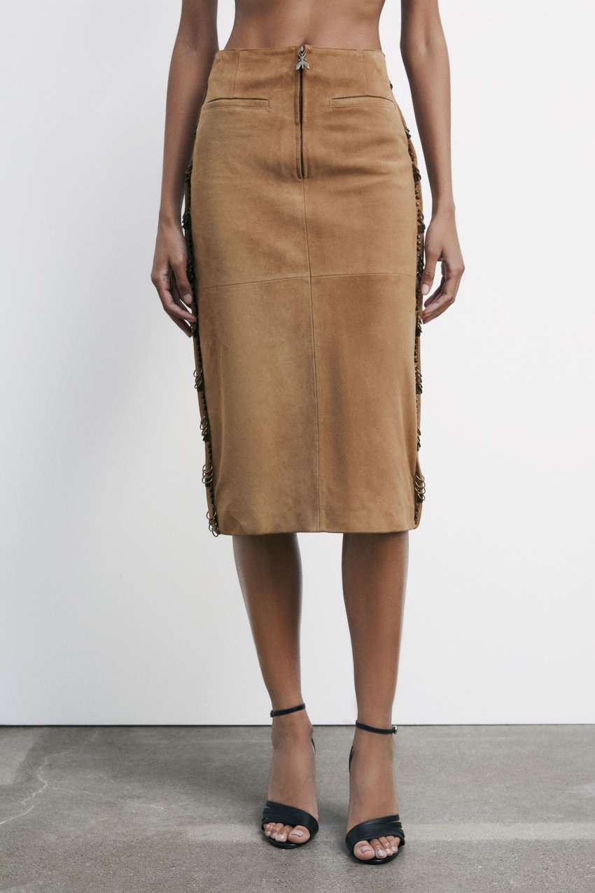 【可愛いスエード♪】CELINE Suede skirt with Triomphe buttons 8G0472_L157_B768_7.jpg
