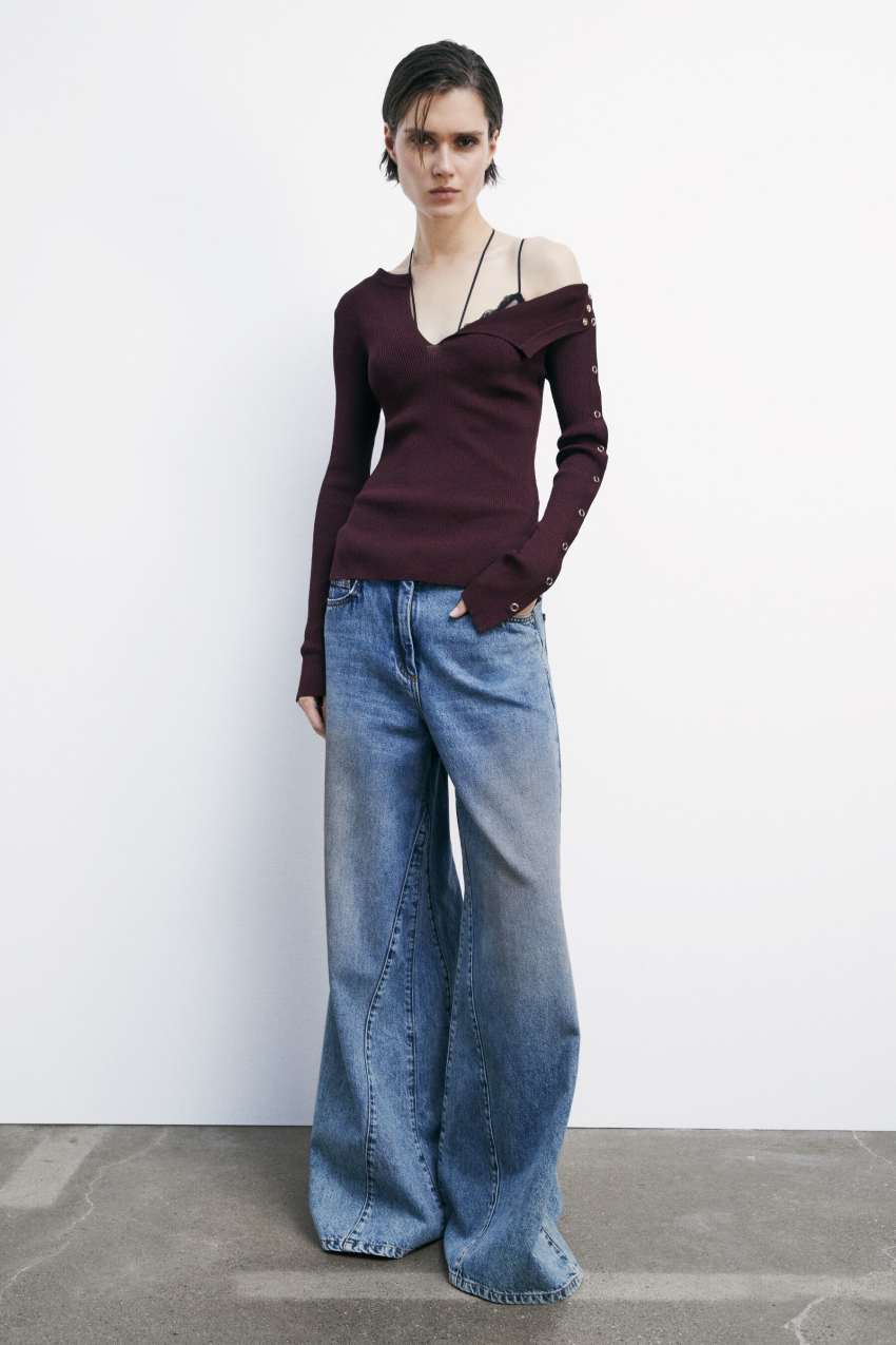 Maglia a costine con scollo a V