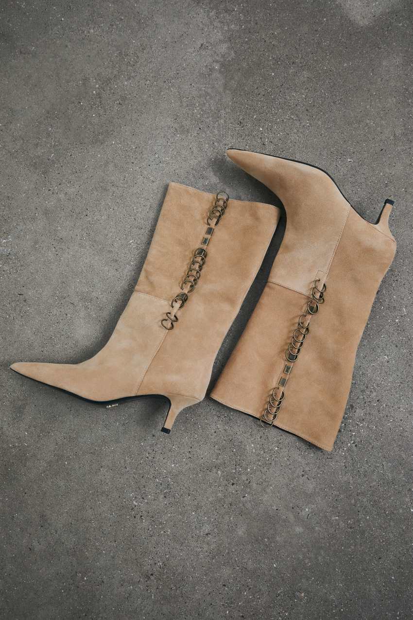 Radical Boho suede boots with piercing details | Beige