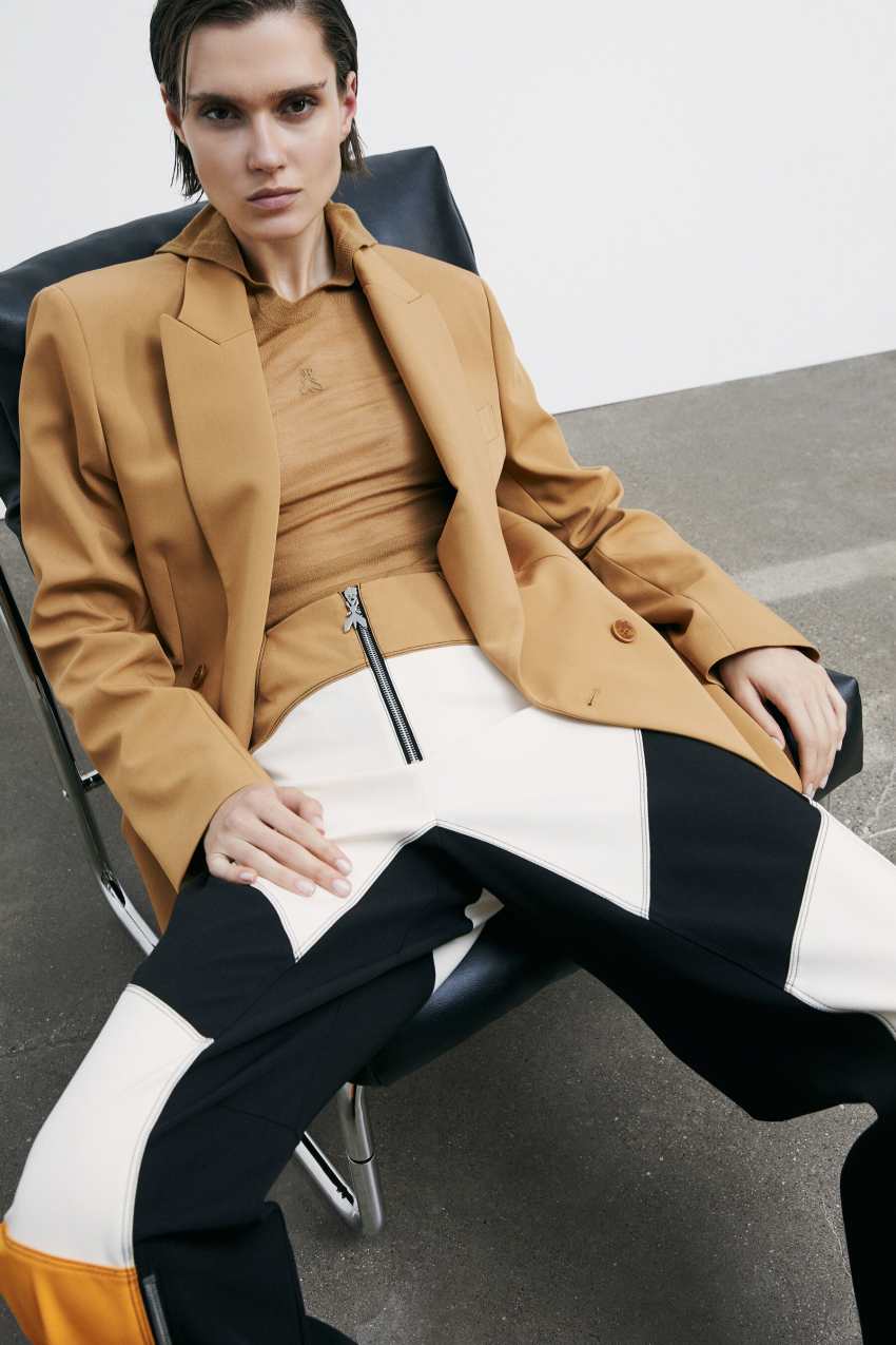 Body in lana leggera con cappuccio