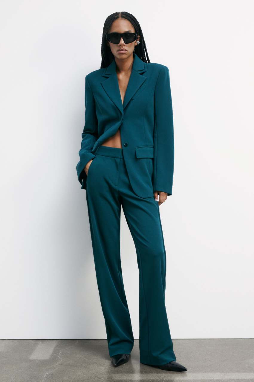 Pantaloni ampi con nervature