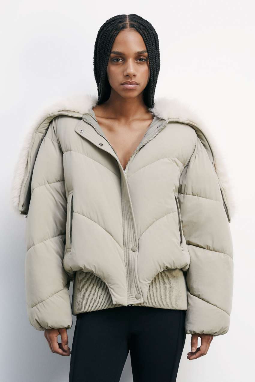 Short oversized fluffy bomber jacket with collar | Beige