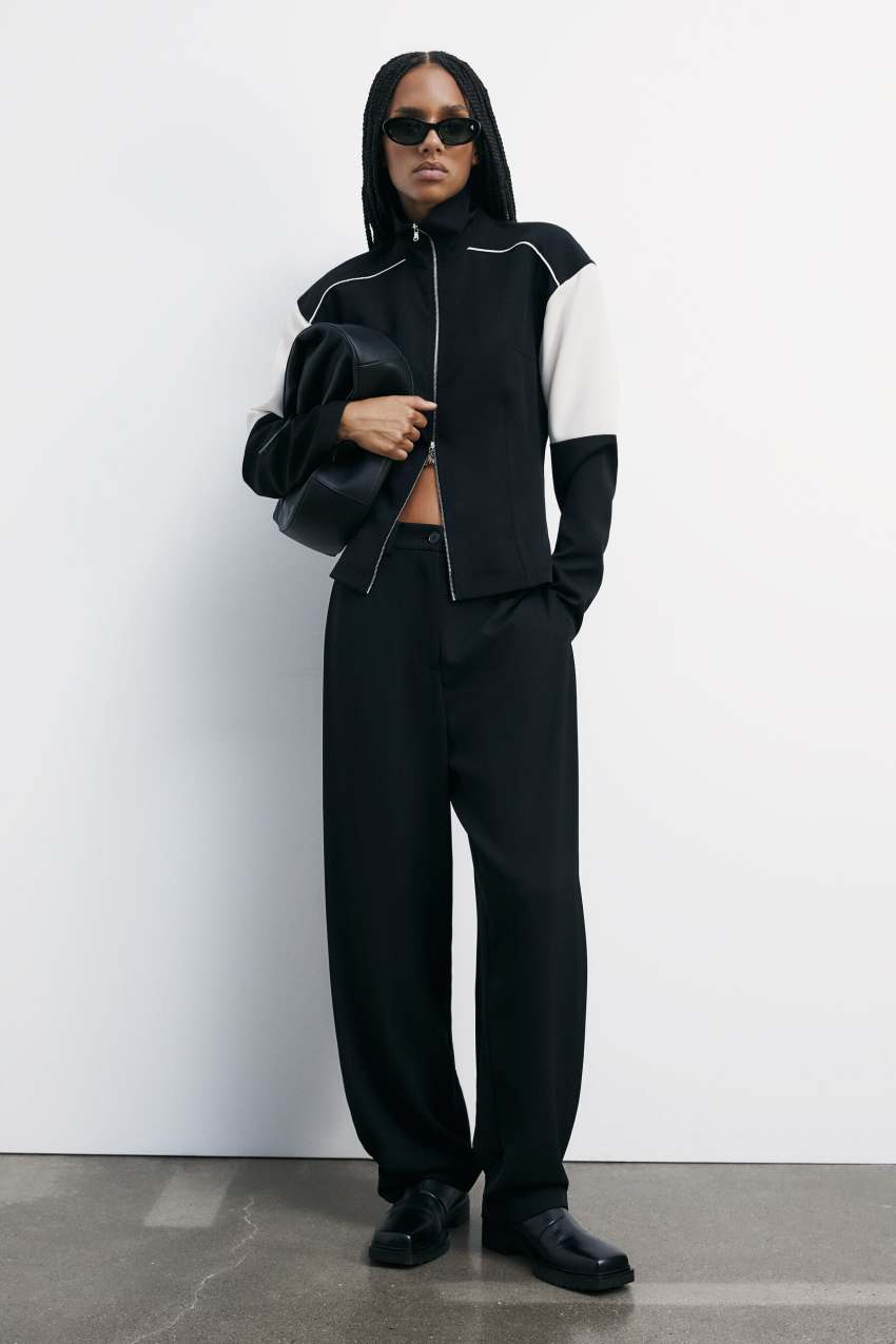 Pantaloni oversize con pieghe