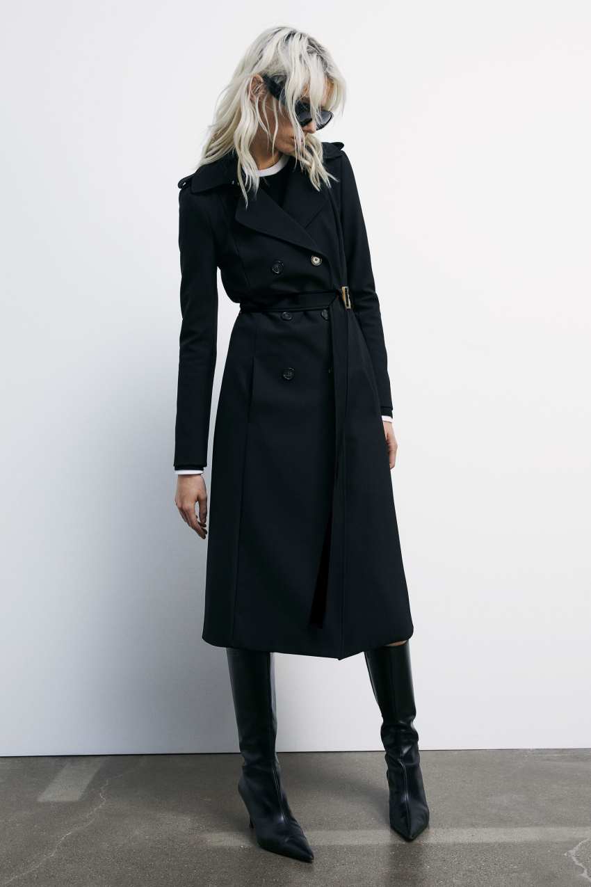 Trench coat with buckle made of bielastic nylon | Black | Patrizia