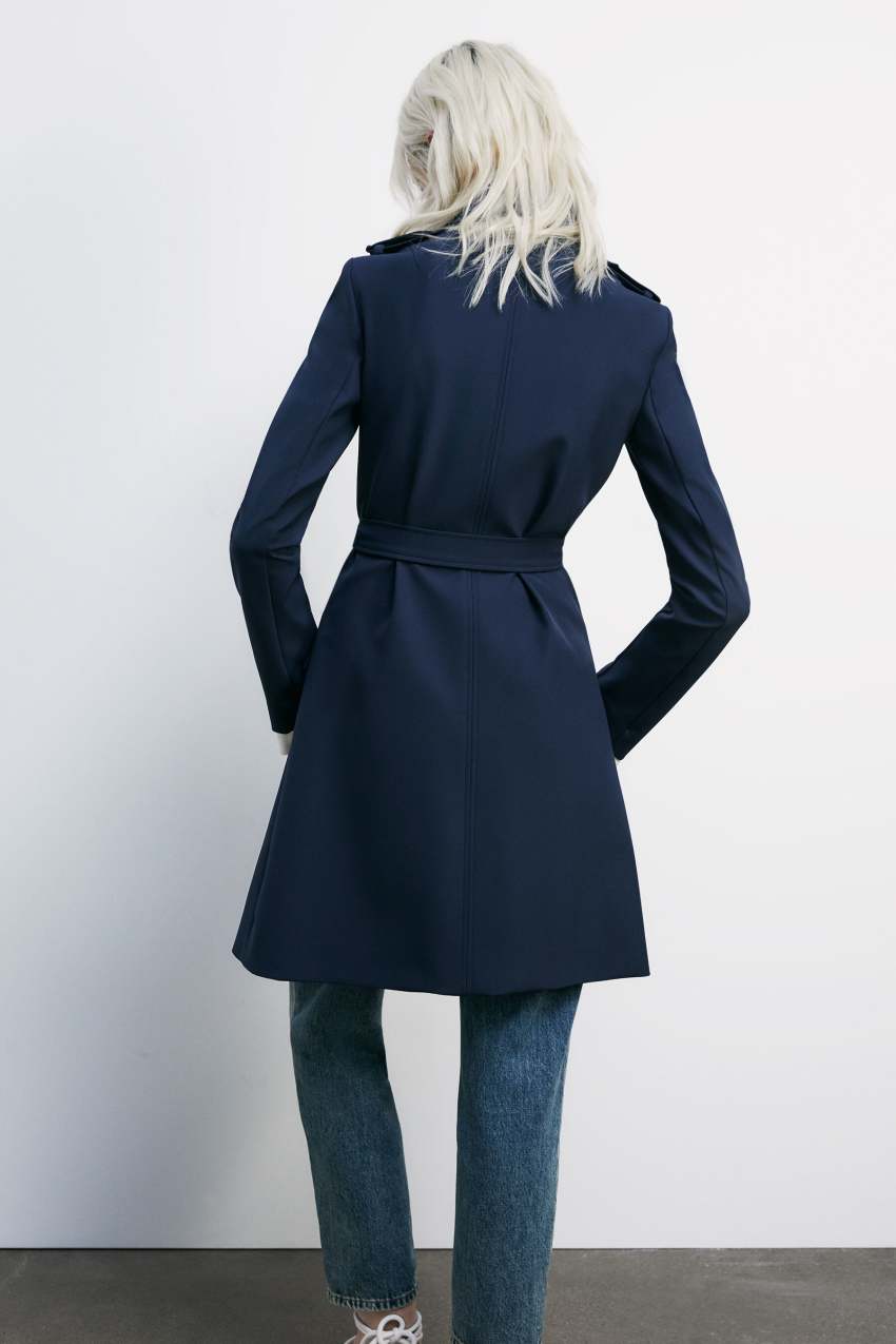 Short double-breasted trench coat in stretch twill