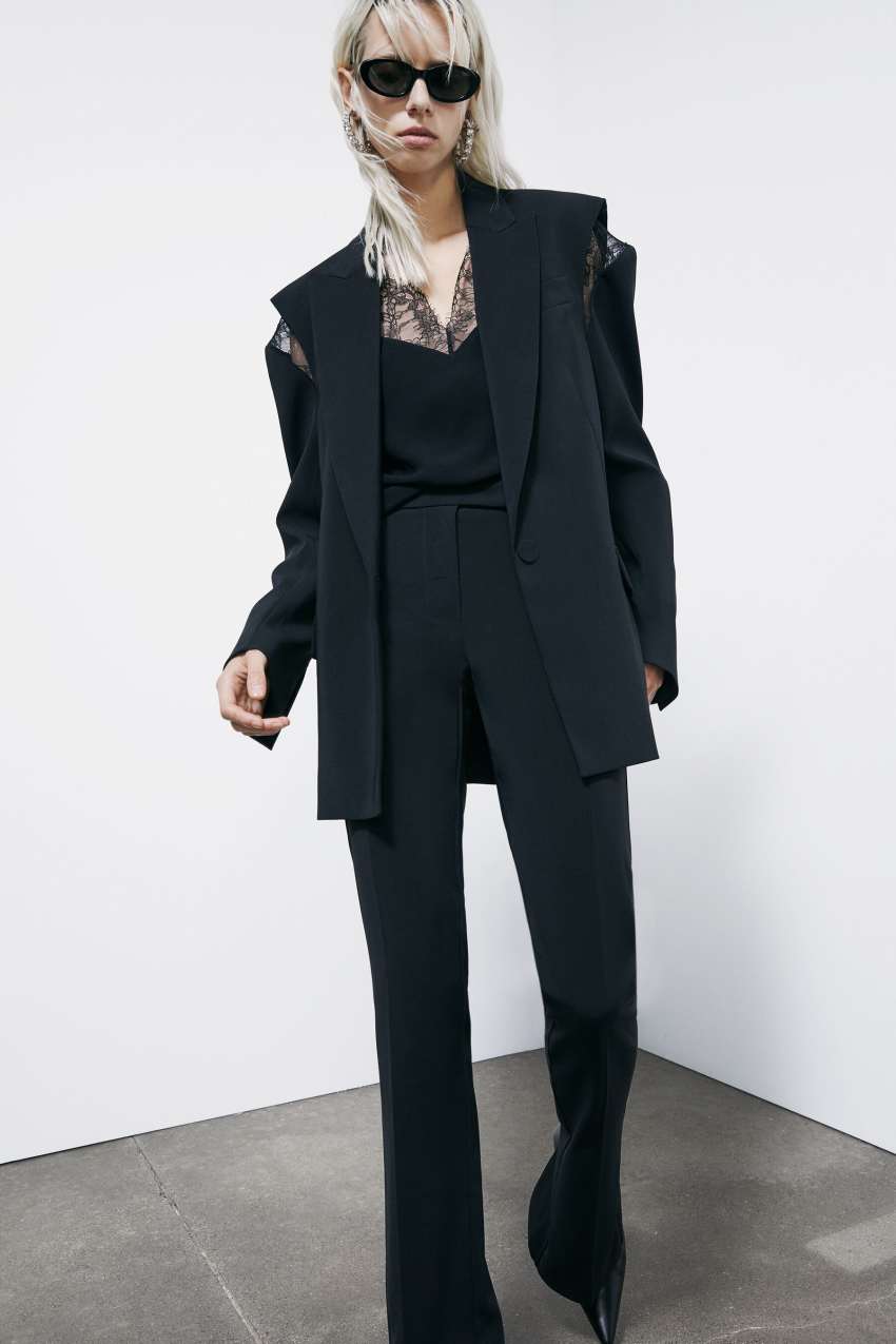 Top con dettagli in pizzo