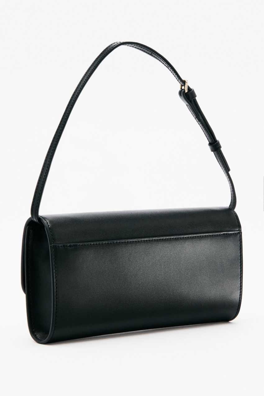MIESROHE ／ SQUARE LEATHER BAG BLACK Square Essential Fly leather crossbody bag | Black | Patrizia Pepe