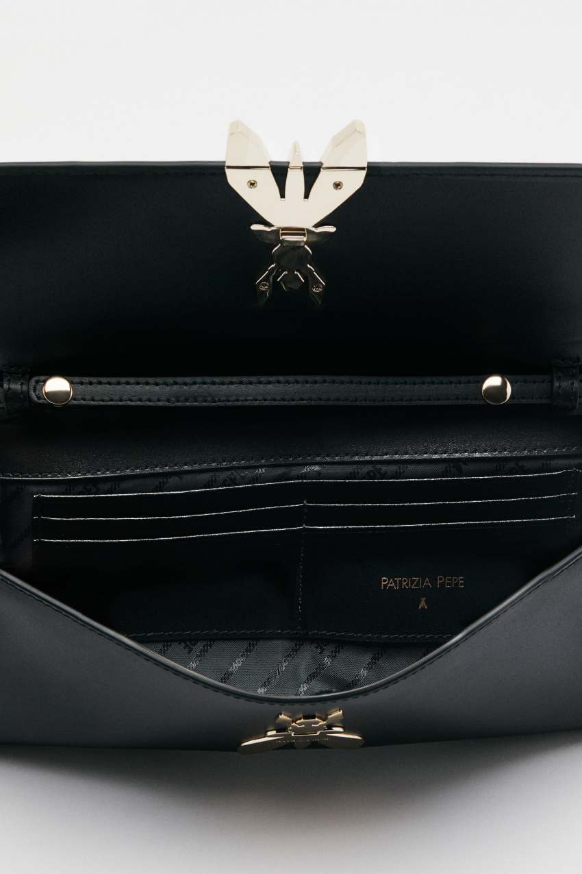 MIESROHE ／ SQUARE LEATHER BAG BLACK 8B0304_L061_K103_4.jpg