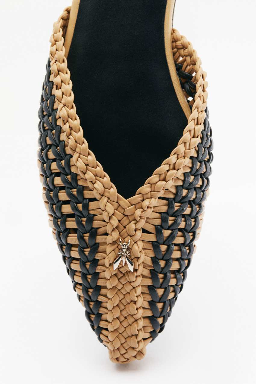 Handcraft Minimal Shape braided mules | Black | Patrizia Pepe