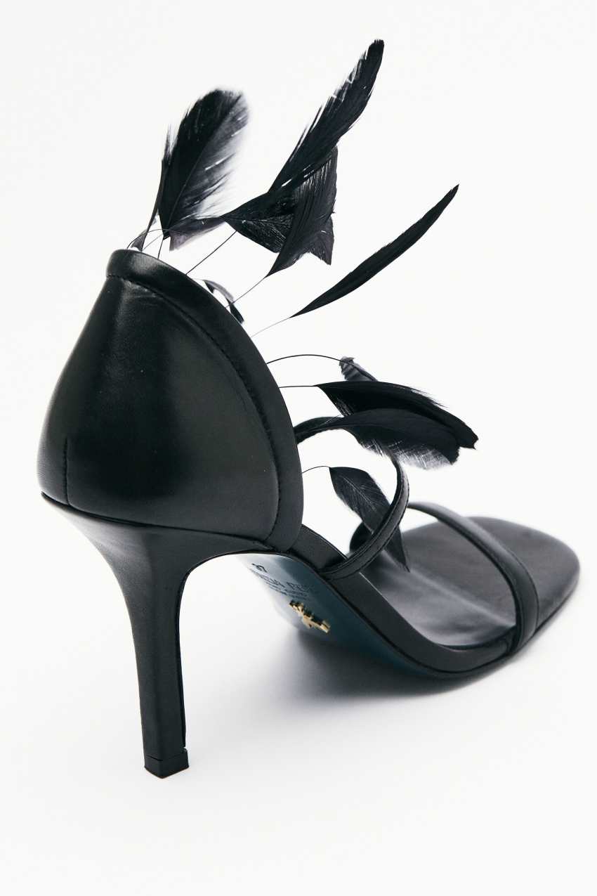 sandali alti scarpe con tacco e piume Sandali con tacco Piume Essential Fly in nappa Nero Patrizia Pepe