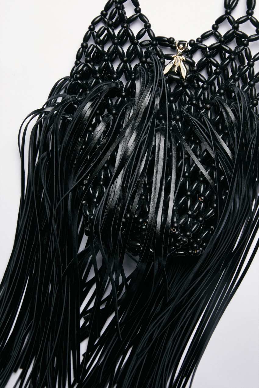 アクセサリー GARAxblackmenas SYMBOLIC FRINGE BUM FLAP Radical Summer Bag with fringes | Black | Patrizia Pepe