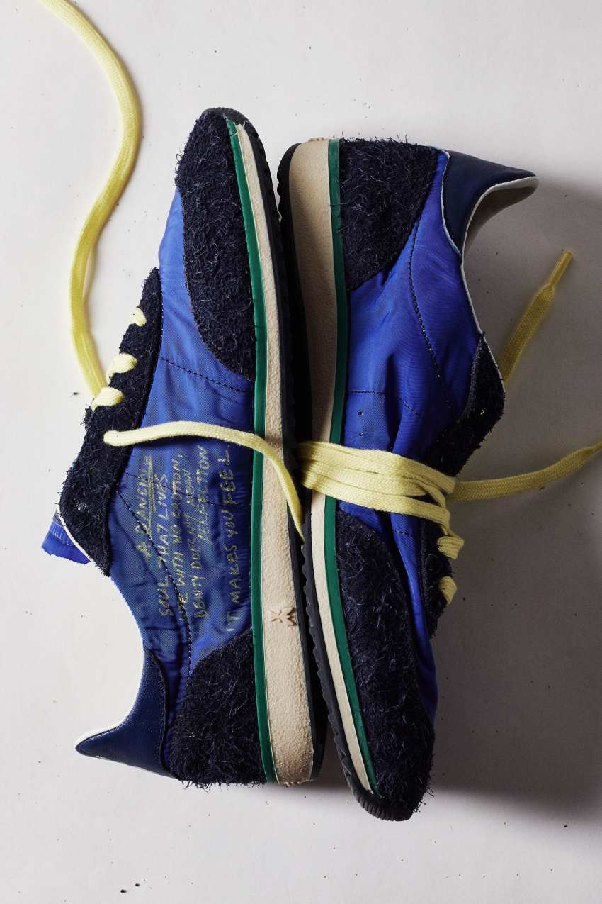 SNEAKERS