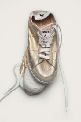 SKIN Sneakers &apos;93 in laminated nappa leather, Gold, Patrizia Pepe