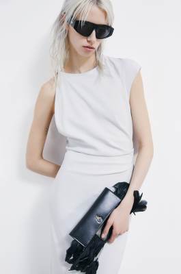 Leather Feather Pochette, Black, Patrizia Pepe