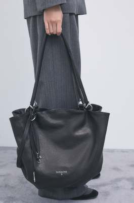 Black Horse leather bucket bag, Black, Patrizia Pepe