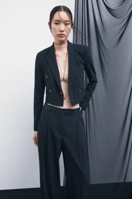 &ldquo;My SKIN Tailoring&rdquo; cropped double-breasted blazer in cr&ecirc;pe, Black, Patrizia Pepe