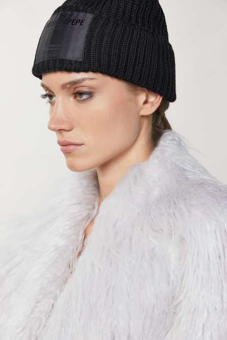 Gorro de tejido de canalé, Negro