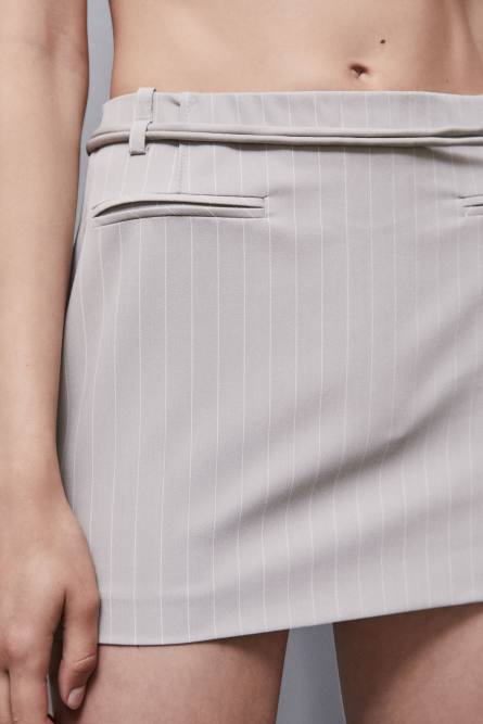 Minifalda de raya diplomática de talle bajo, Gris