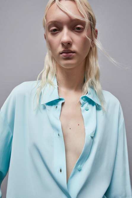 Camisa en sarga de viscosa Essential, Azul Claro