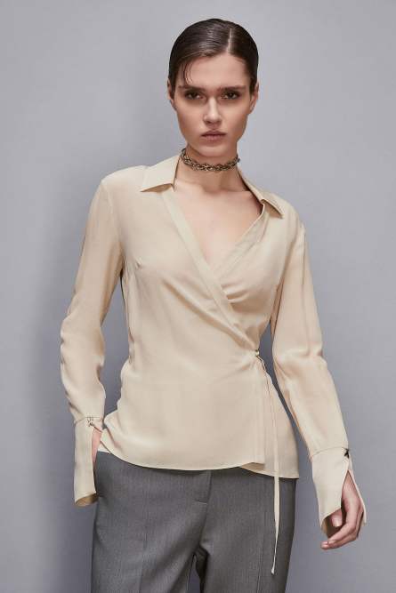 túnica envolvente, Beige