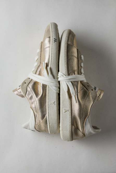 SKIN Sneaker &apos;93 aus laminiertem Nappaleder, Gold, Patrizia Pepe