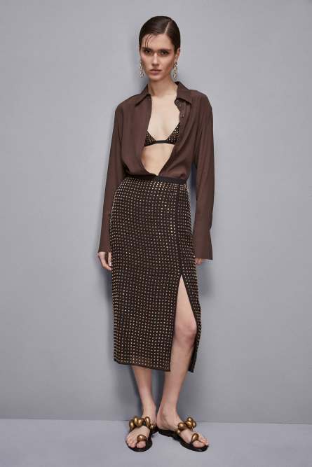 Falda midi con pedrería, Negro