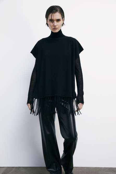 Cashmere poncho with fringes, Black, Patrizia Pepe