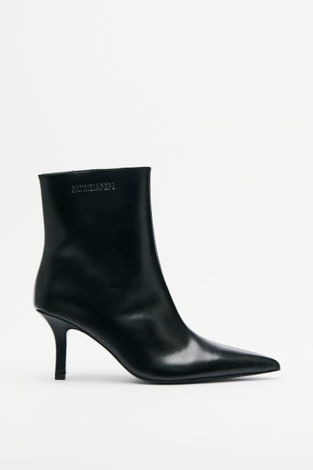 Minimal Shape ankle boots in leather, Black, Patrizia Pepe